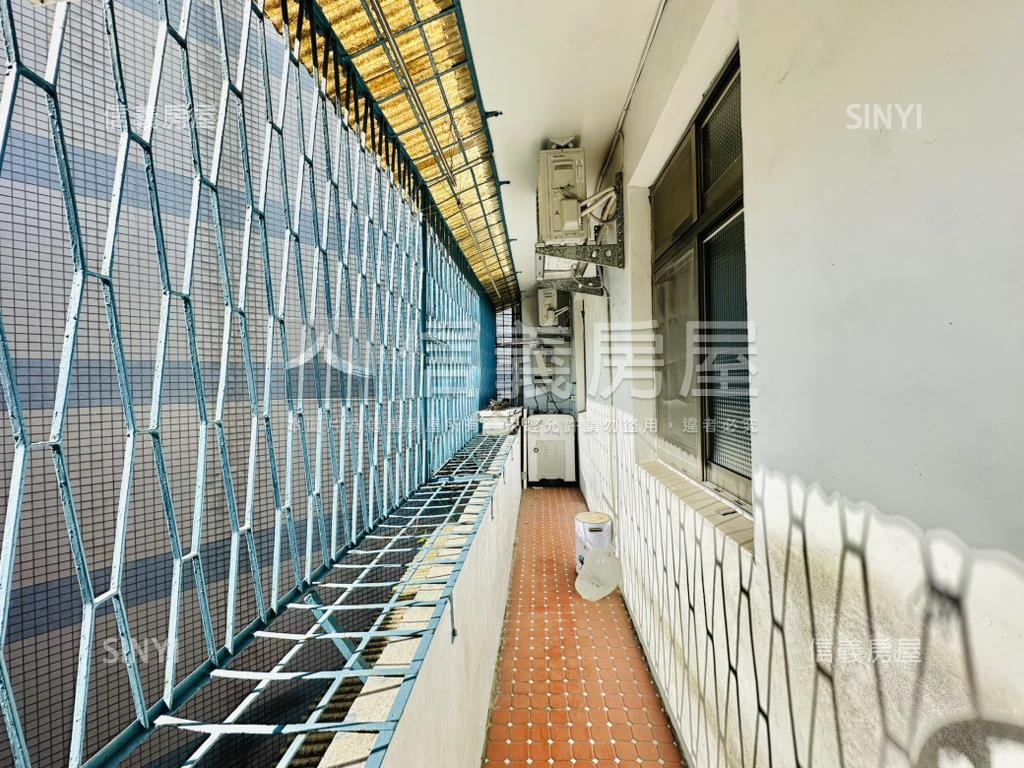 和平公園旁。邊間３房房屋室內格局與周邊環境
