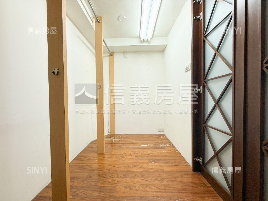 富陽山景超級市民坡平車位房屋室內格局與周邊環境