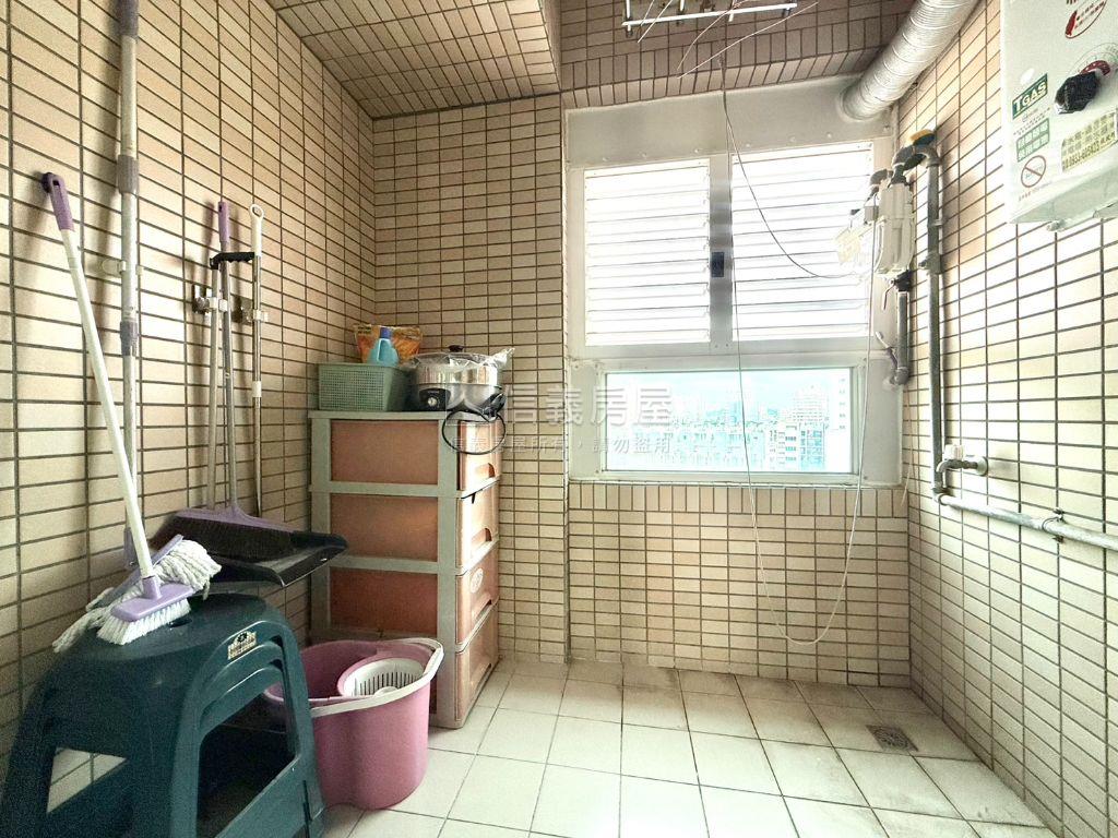 鼎山商圈採光三房房屋室內格局與周邊環境