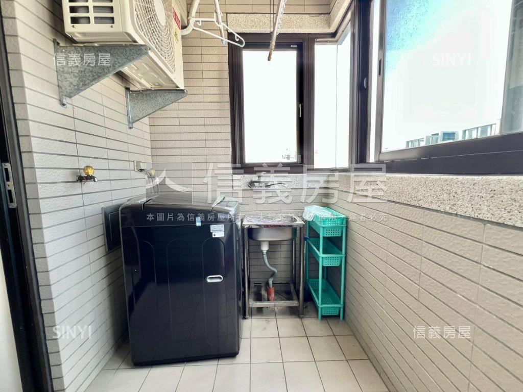 佑睿首薈三房平面車位房屋室內格局與周邊環境