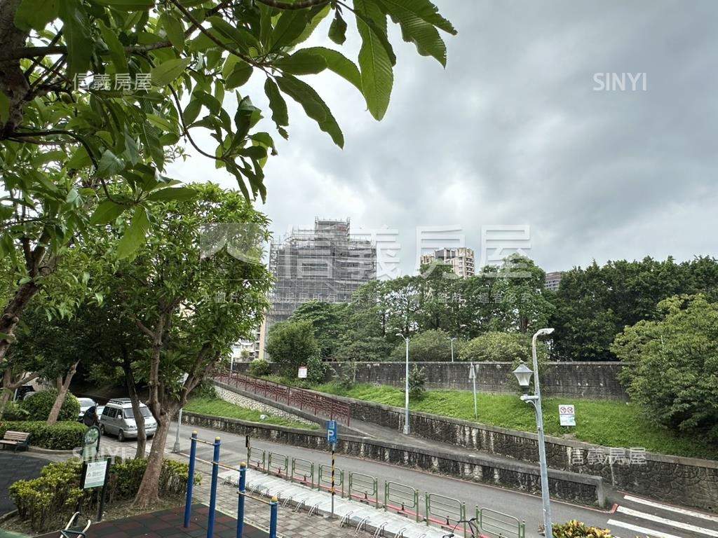北士科基泰磺溪２房車房屋室內格局與周邊環境