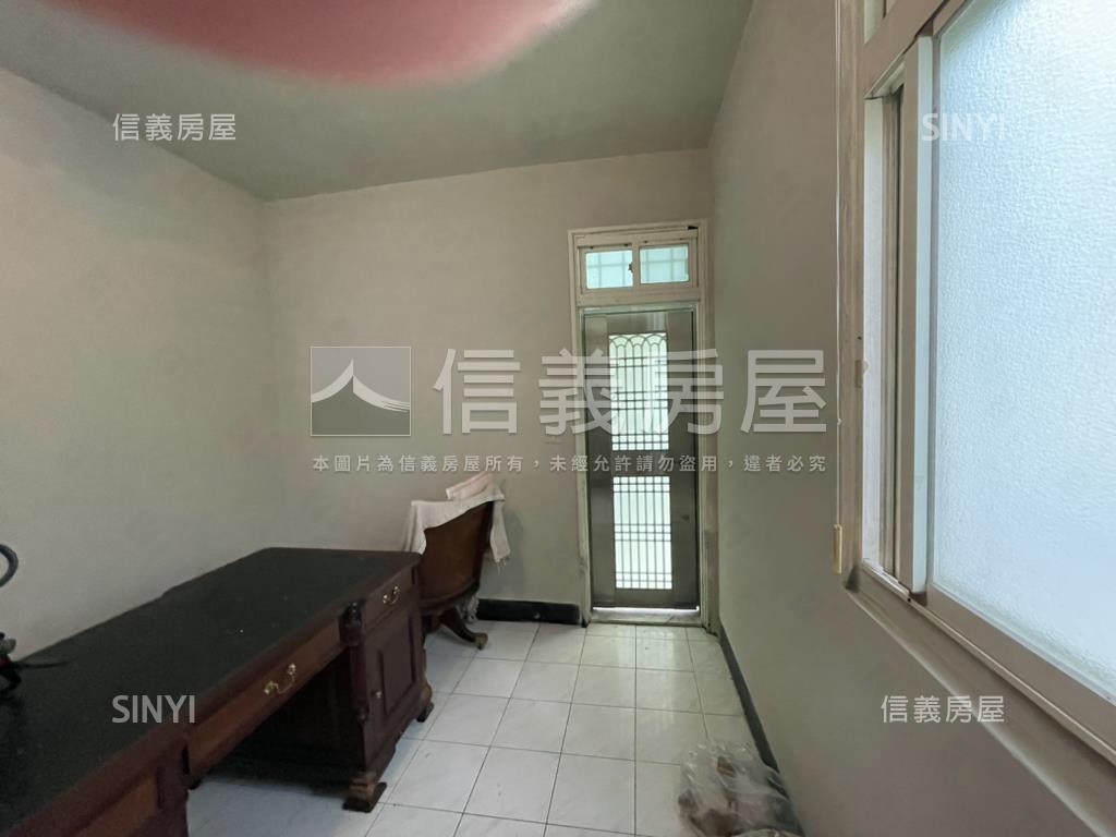 士林雙溪國小旁方正透天房屋室內格局與周邊環境