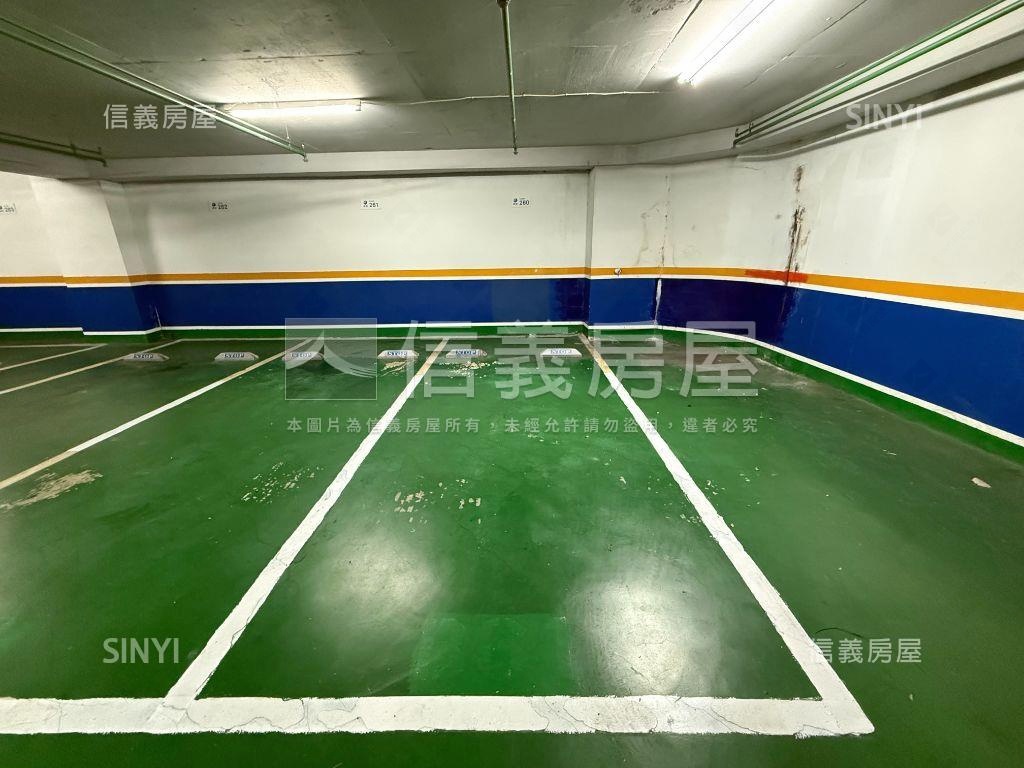 萬象之都車位２房屋室內格局與周邊環境