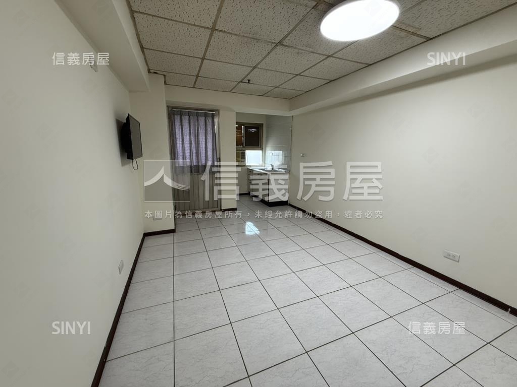 城市經典套房陽台屋主誠售房屋室內格局與周邊環境