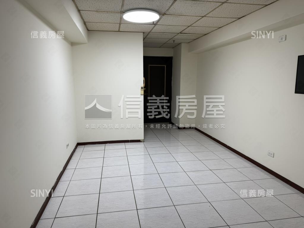城市經典套房陽台屋主誠售房屋室內格局與周邊環境