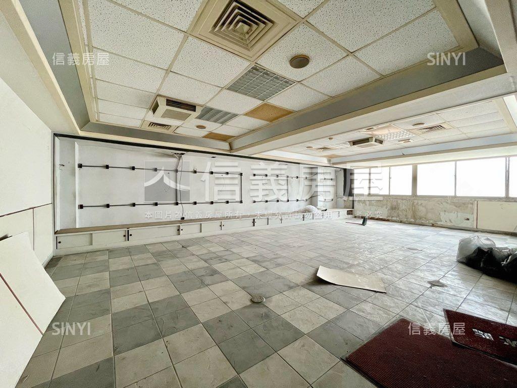 東王☆百坪明亮帷幕辦公房屋室內格局與周邊環境