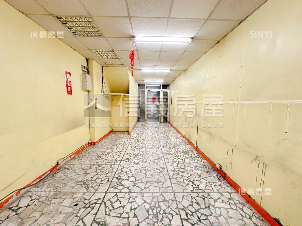 家樂福商圈青雲店面房屋室內格局與周邊環境