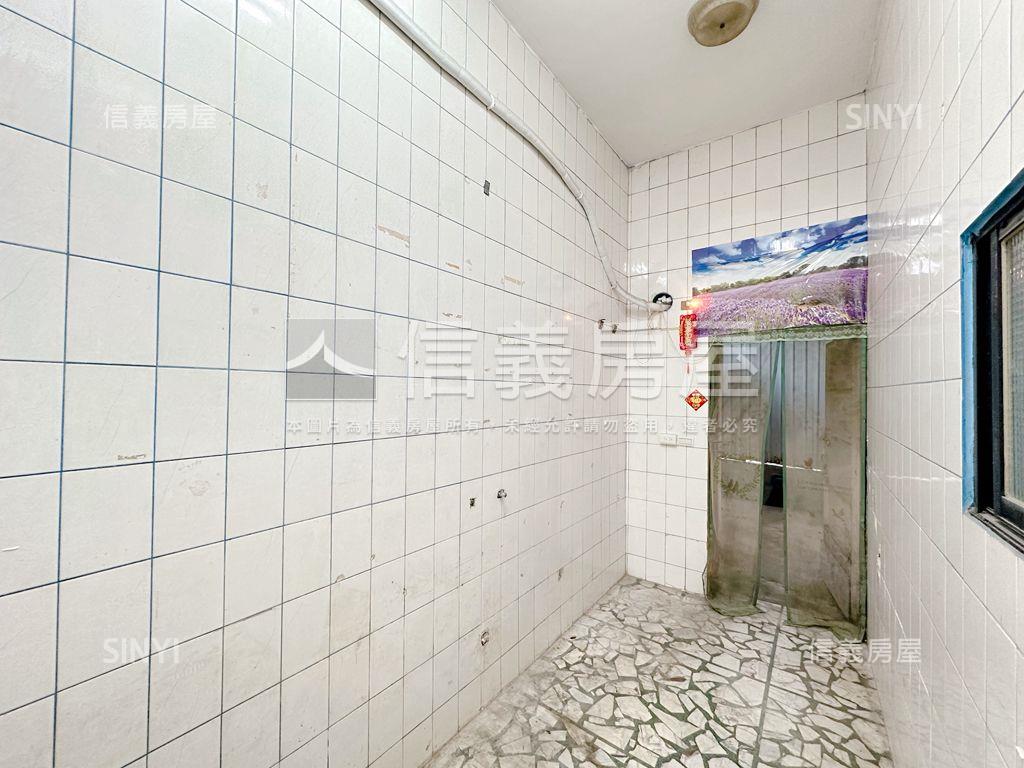 家樂福商圈青雲店面房屋室內格局與周邊環境