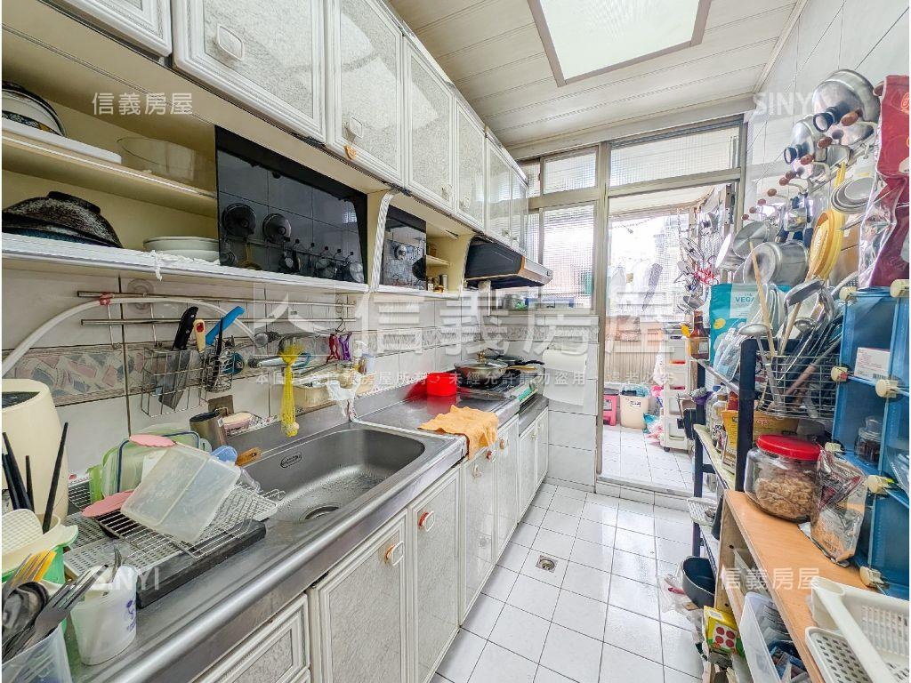 仁愛公寓裝潢美大三房房屋室內格局與周邊環境