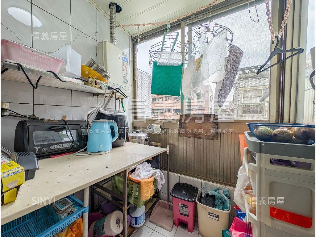 仁愛公寓裝潢美大三房房屋室內格局與周邊環境