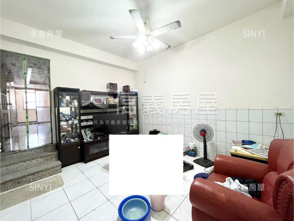 鳳山正路大地坪透店房屋室內格局與周邊環境