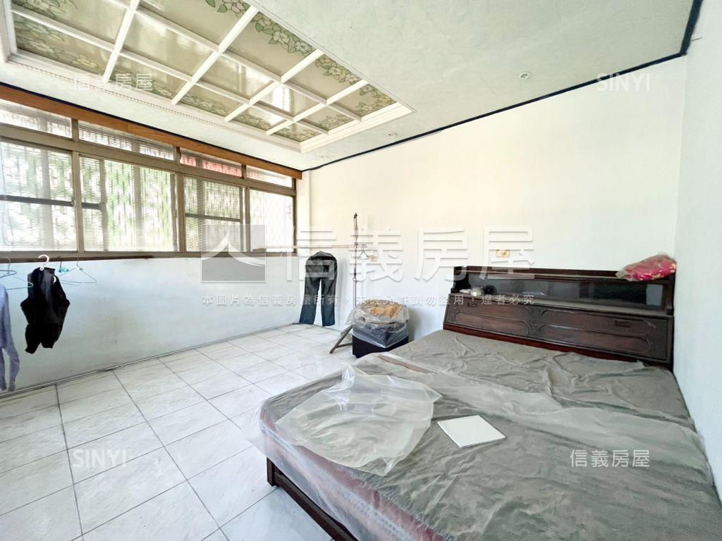 鳳山正路大地坪透店房屋室內格局與周邊環境