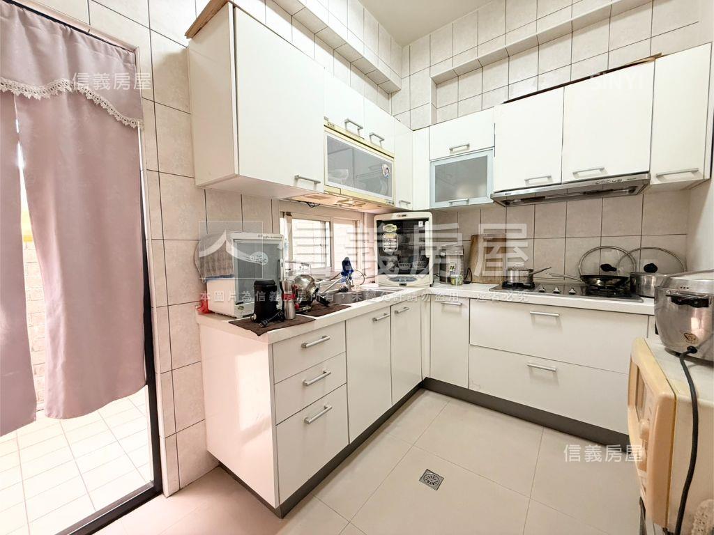 可看屋！大里四房四衛別墅房屋室內格局與周邊環境