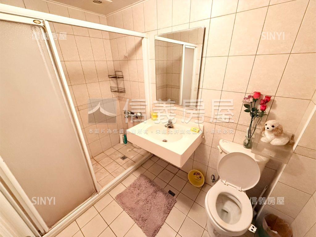 可看屋！大里四房四衛別墅房屋室內格局與周邊環境