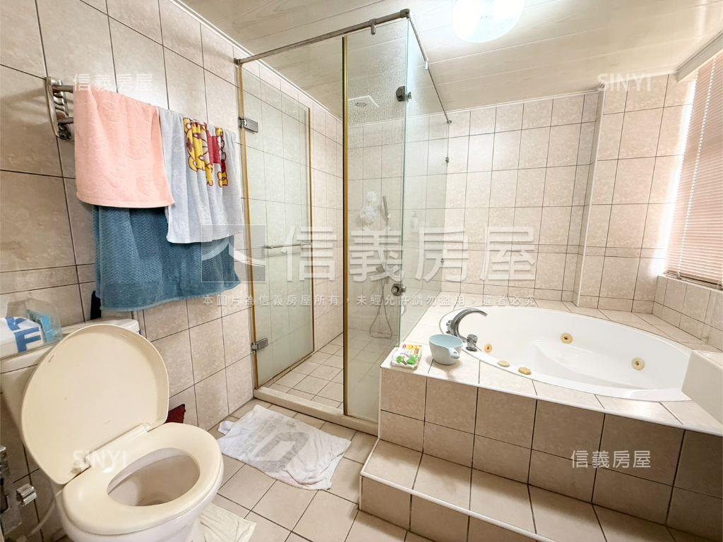 可看屋！大里四房四衛別墅房屋室內格局與周邊環境