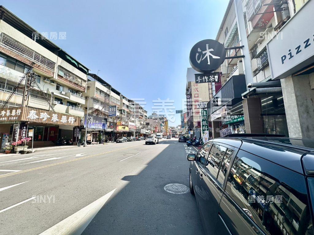 西屯角間大面寬店面房屋室內格局與周邊環境