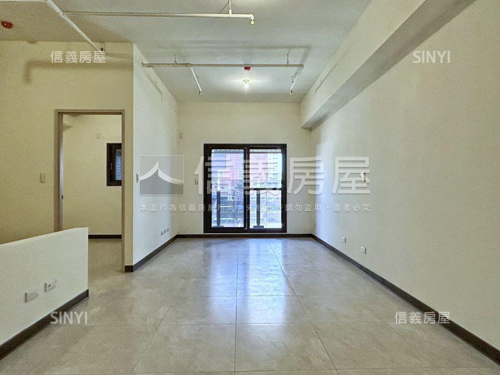 亞灣低總價大陽台方正兩房房屋室內格局與周邊環境