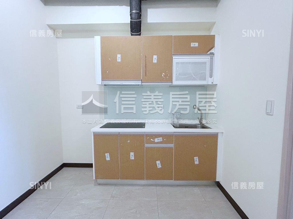 亞灣低總價大陽台方正兩房房屋室內格局與周邊環境