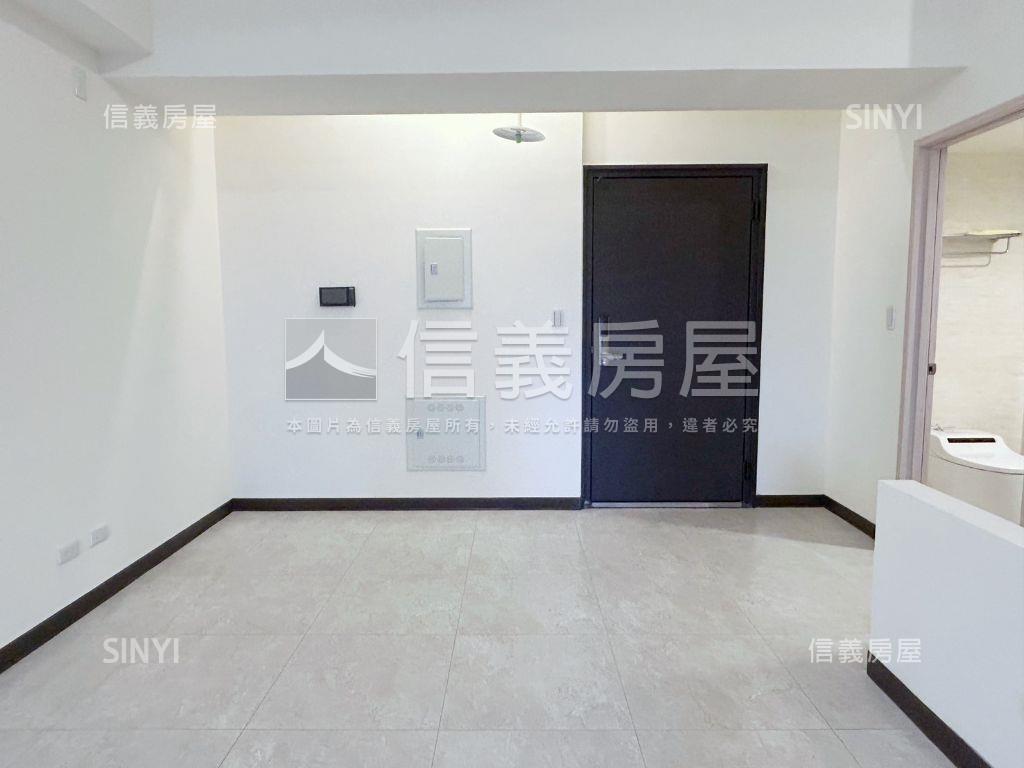 亞灣低總價大陽台方正兩房房屋室內格局與周邊環境