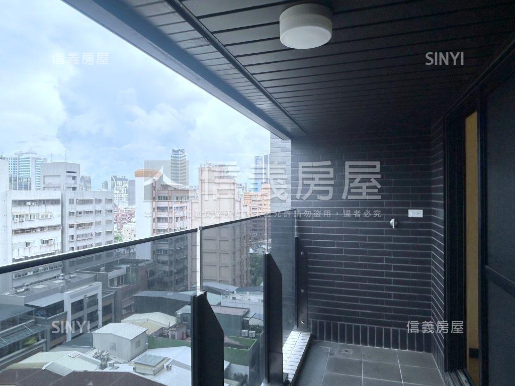 亞灣低總價大陽台方正兩房房屋室內格局與周邊環境