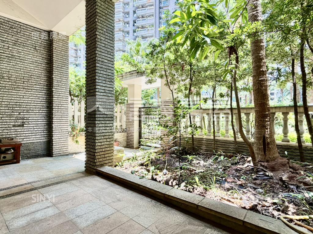 陽光綠意盎然別墅房屋室內格局與周邊環境