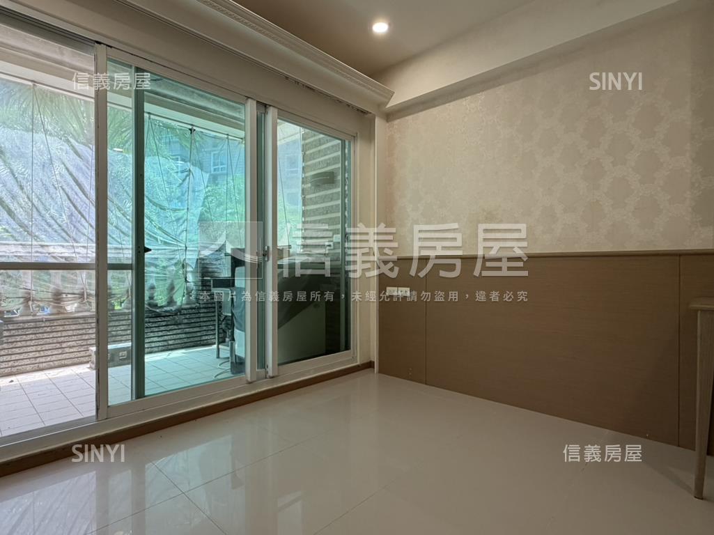 陽光綠意盎然別墅房屋室內格局與周邊環境