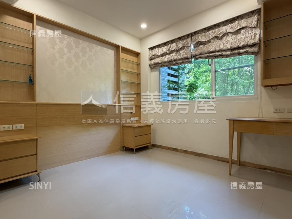 陽光綠意盎然別墅房屋室內格局與周邊環境