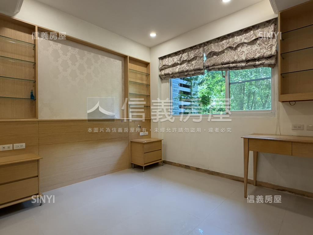 陽光綠意盎然別墅房屋室內格局與周邊環境