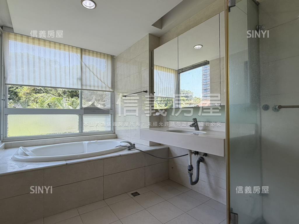 陽光綠意盎然別墅房屋室內格局與周邊環境