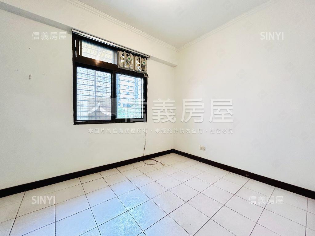 中山國小站獨棟明亮三房房屋室內格局與周邊環境