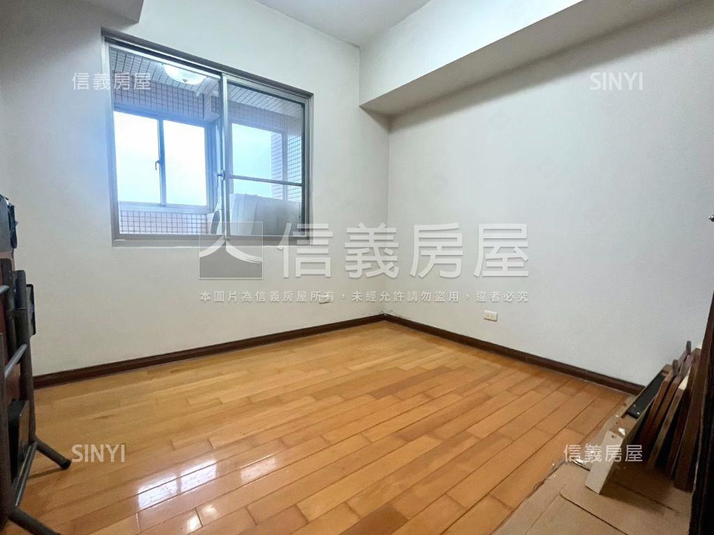 登瑞登峰四房景觀大戶房屋室內格局與周邊環境