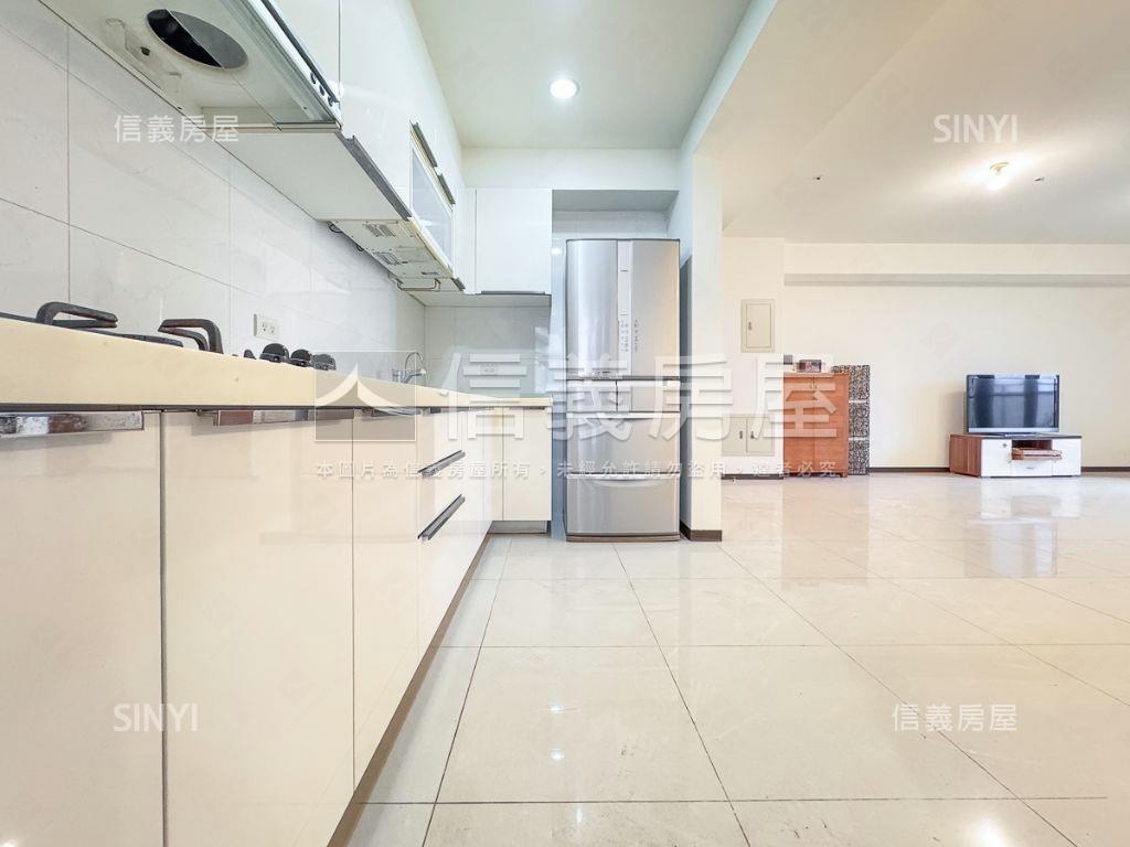 高鐵區三房採光視野美屋房屋室內格局與周邊環境