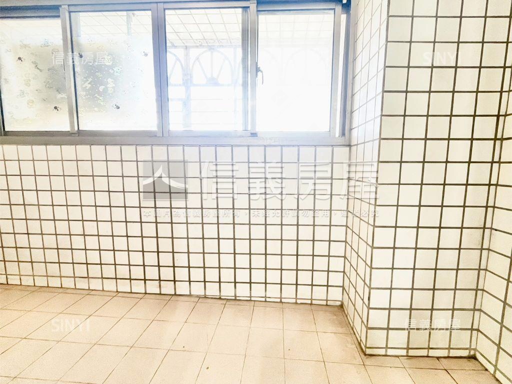 高樓亮麗景觀３房房屋室內格局與周邊環境