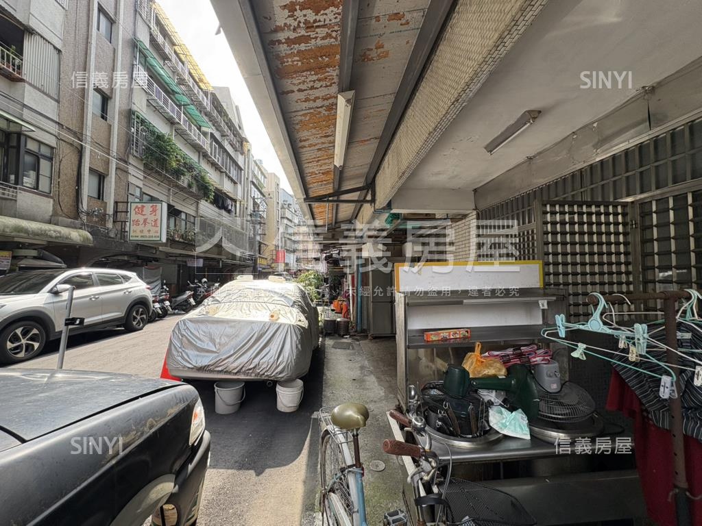 港墘站麗山住店邊間三角窗房屋室內格局與周邊環境