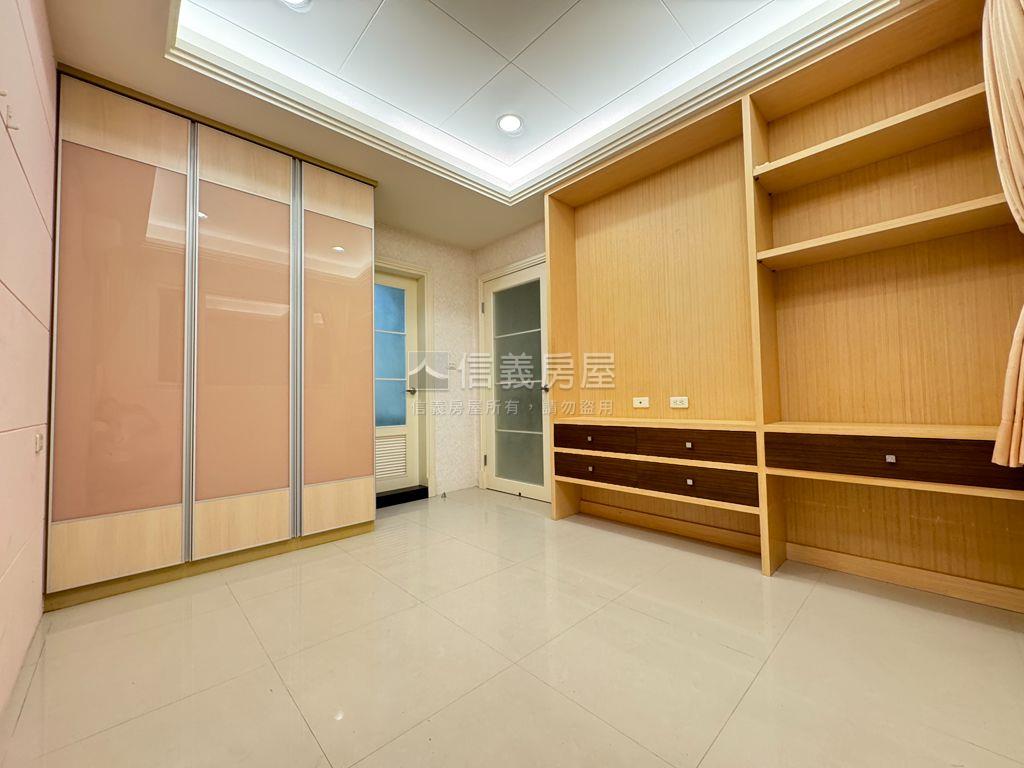 高鐵區質感電梯透天房屋室內格局與周邊環境