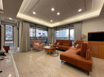 石清之水美裝潢四房車位