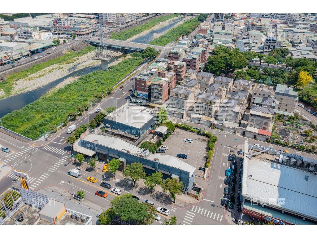 面河岸四面臨路商二金角地房屋室內格局與周邊環境