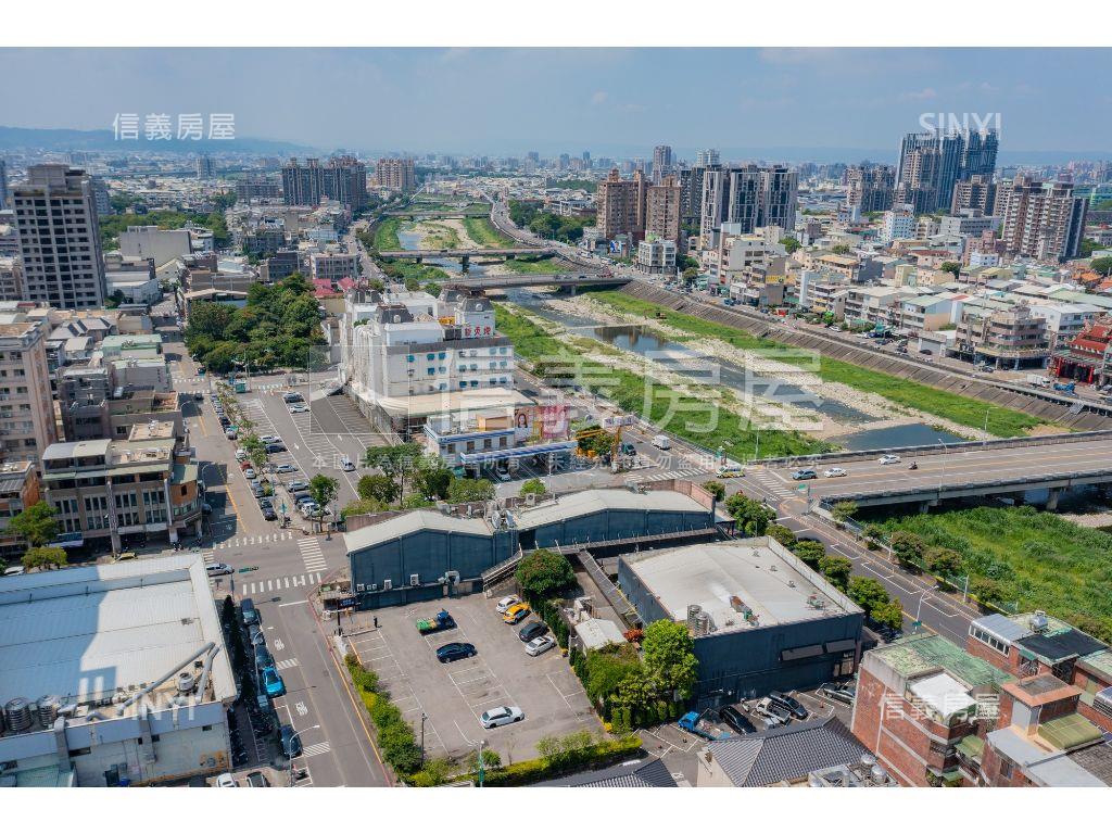 面河岸四面臨路商二金角地房屋室內格局與周邊環境