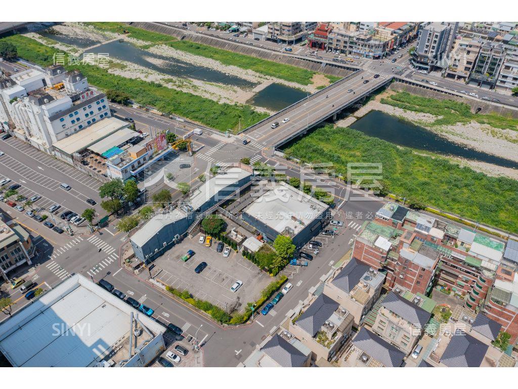 面河岸四面臨路商二金角地房屋室內格局與周邊環境