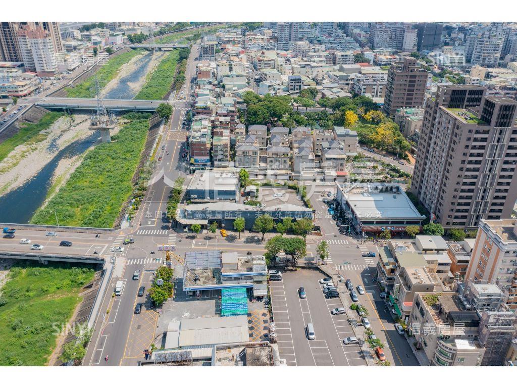 面河岸四面臨路商二金角地房屋室內格局與周邊環境