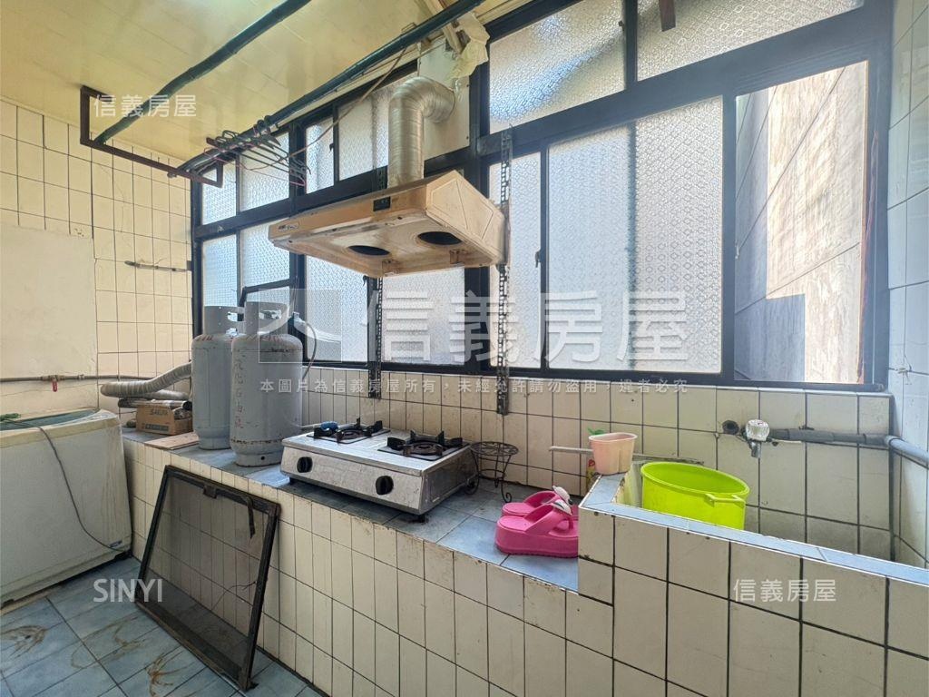 新莊路三樓土地公公保佑房屋室內格局與周邊環境