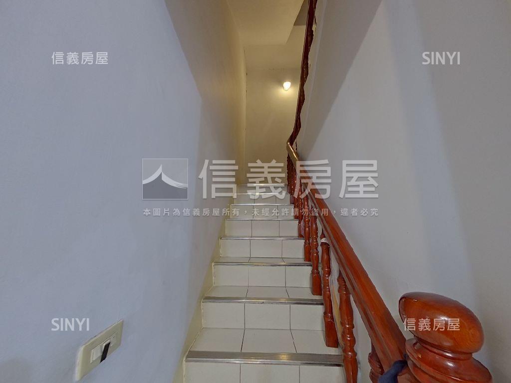 稀有三民學區邊間透天！房屋室內格局與周邊環境