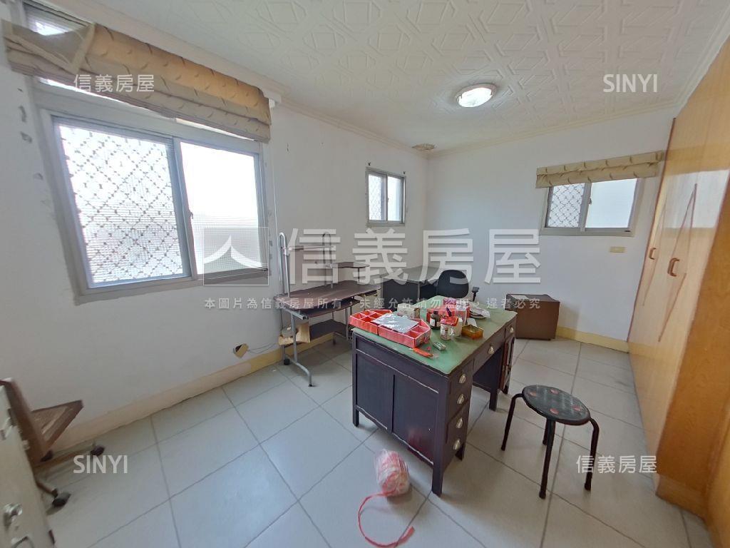 稀有三民學區邊間透天！房屋室內格局與周邊環境