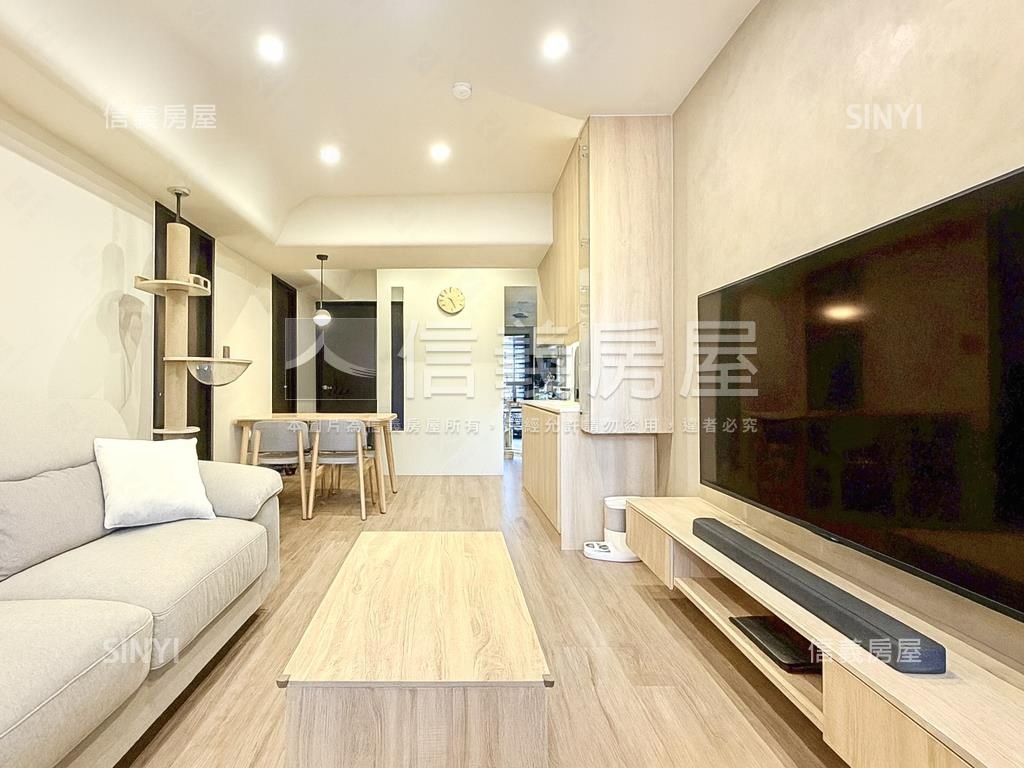 新屋齡★彩彩棠３房車位房屋室內格局與周邊環境