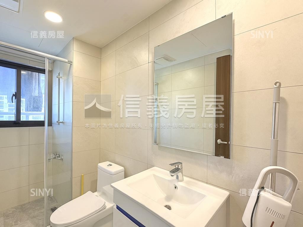 新屋齡★彩彩棠３房車位房屋室內格局與周邊環境