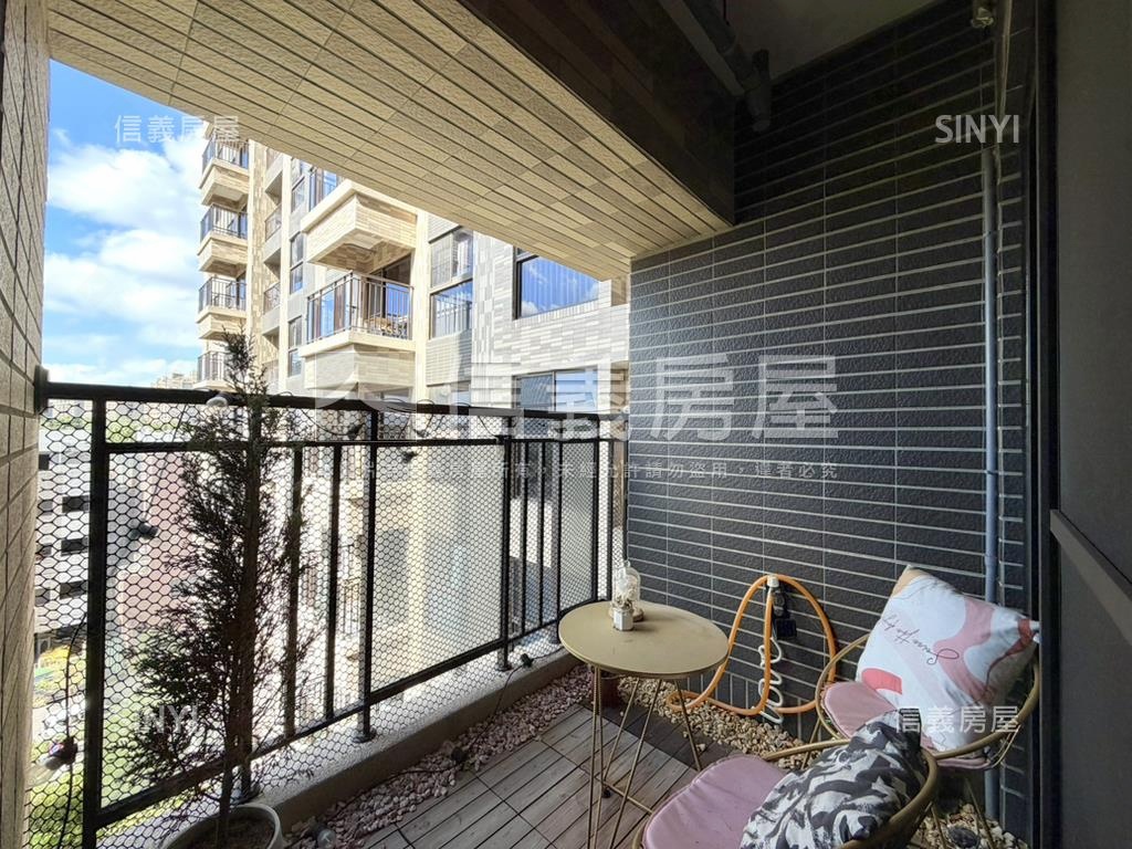 新屋齡★彩彩棠３房車位房屋室內格局與周邊環境