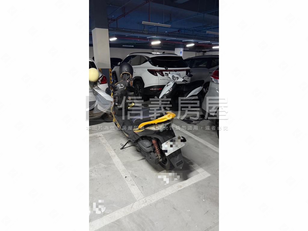 新屋齡★彩彩棠３房車位房屋室內格局與周邊環境