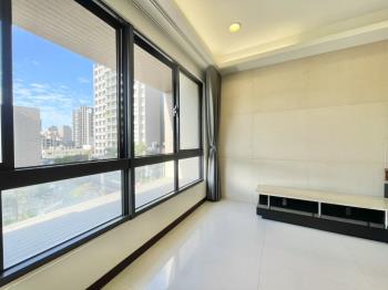 專任富廣築藝採光美屋