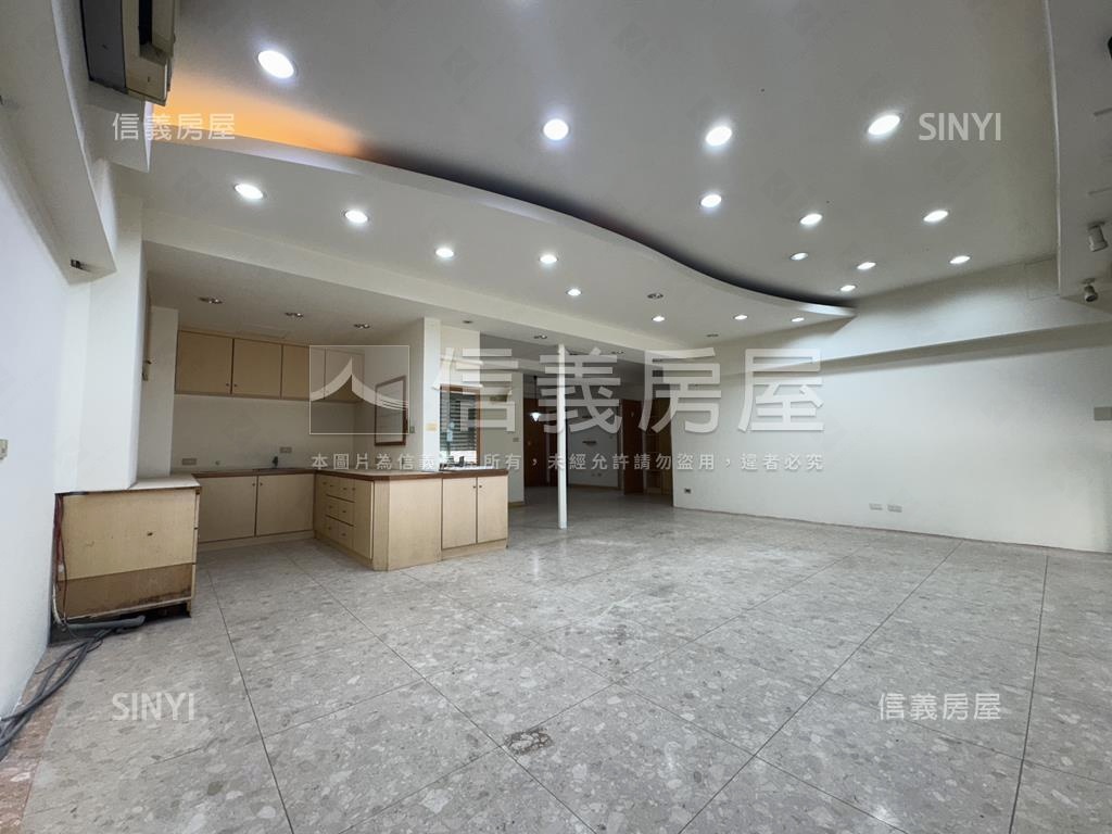 近未來捷運雙層店面＋車位房屋室內格局與周邊環境