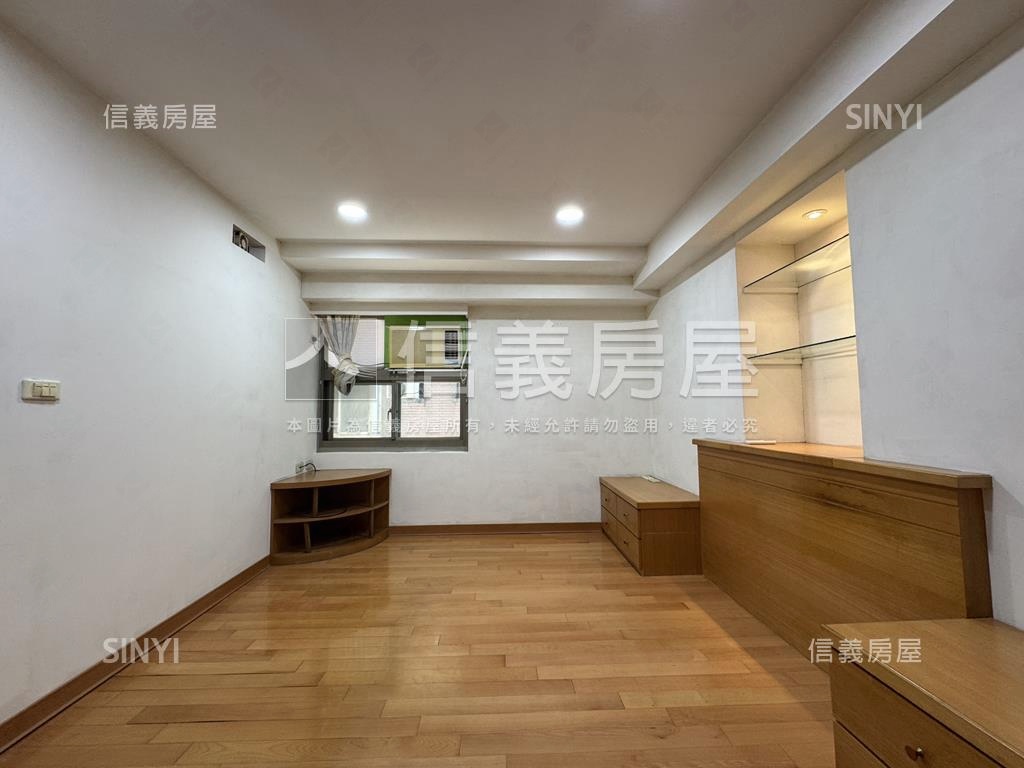 近未來捷運雙層店面＋車位房屋室內格局與周邊環境